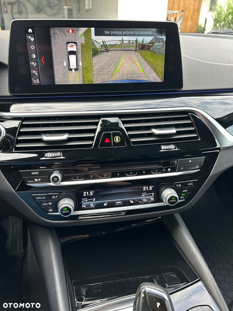 BMW Seria 5 525d Sport Line - 10