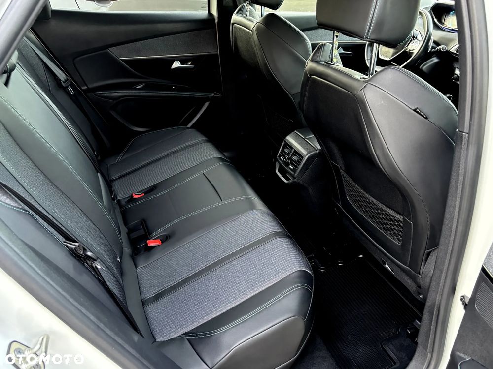 Peugeot 3008 Plug-In Hybrid 225 e-EAT8 Allure Pack - 18