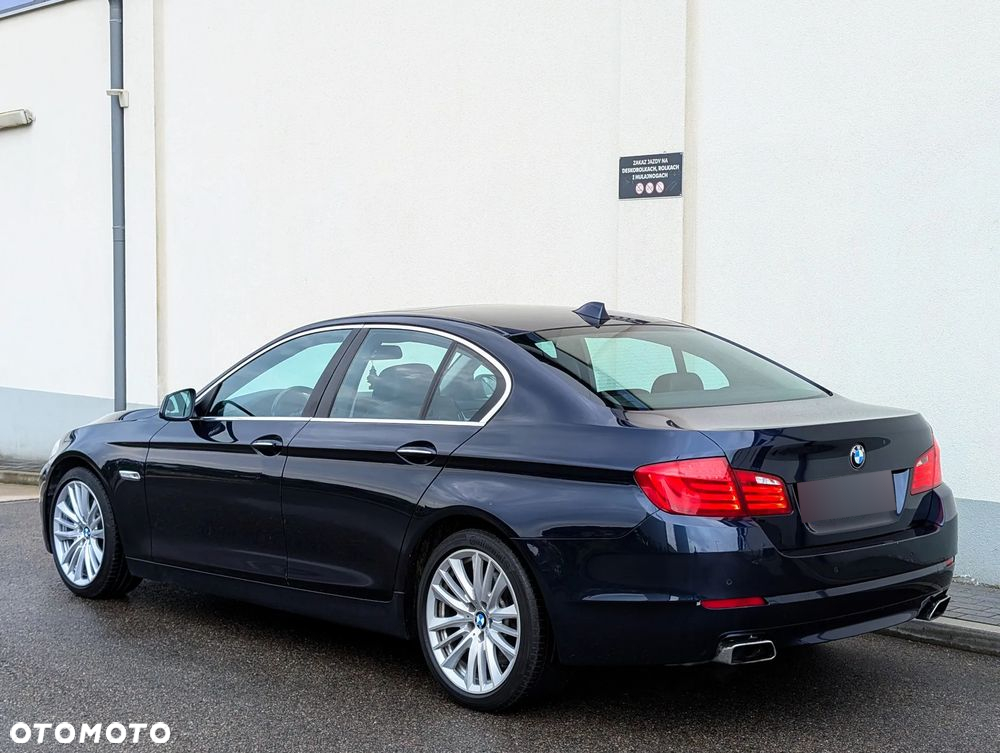 BMW Seria 5 550i - 4