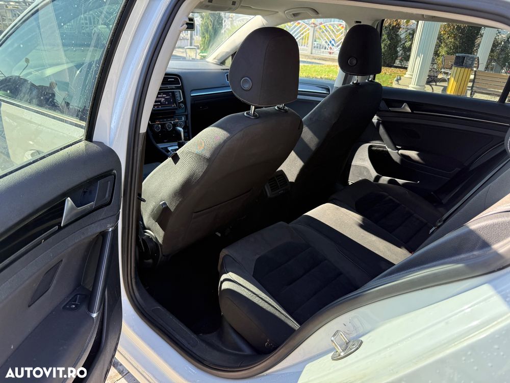 Volkswagen Golf 1.6 BlueTDI DSG Comfortline - 12