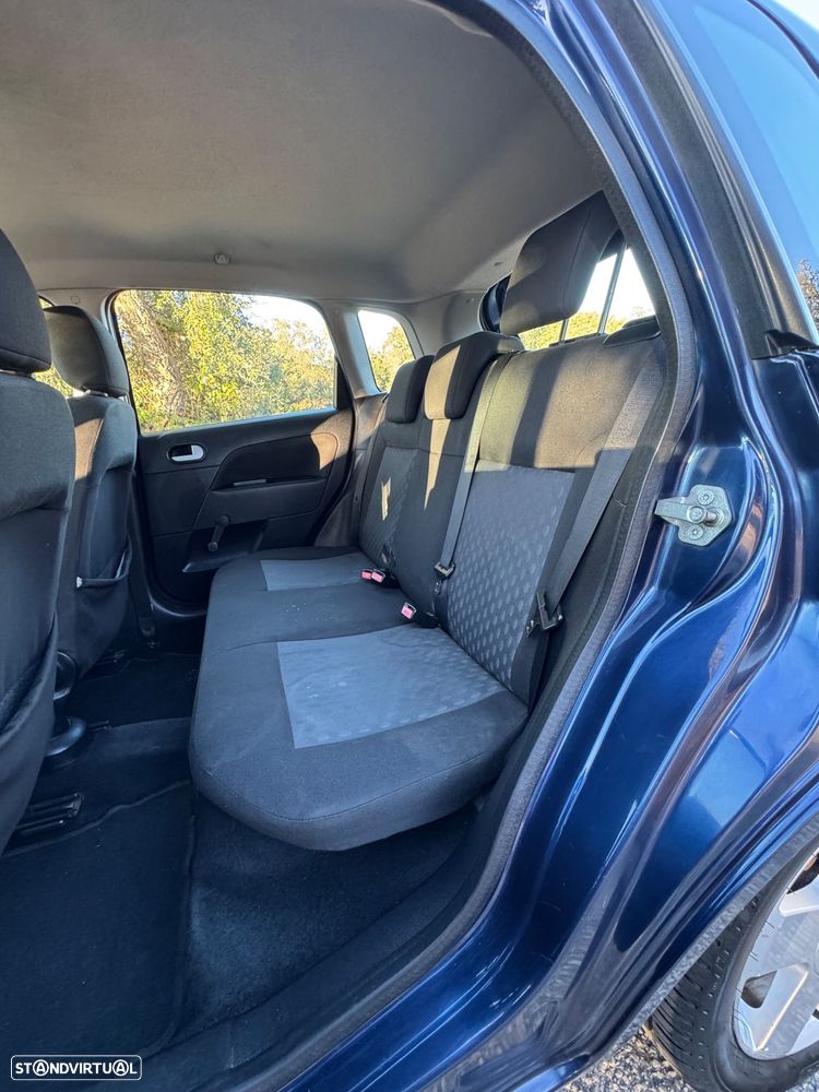 Ford Fiesta 1.25 Ghia - 24