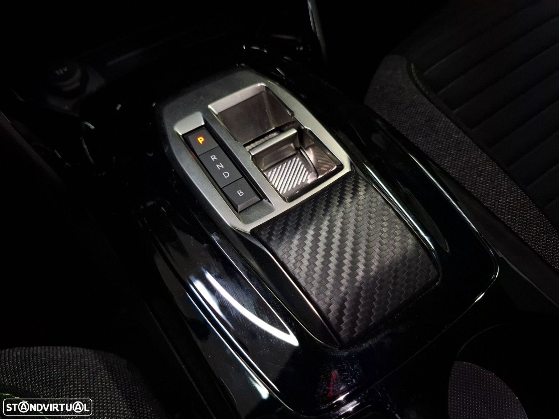 Peugeot e-2008 54 kWh Active - 21