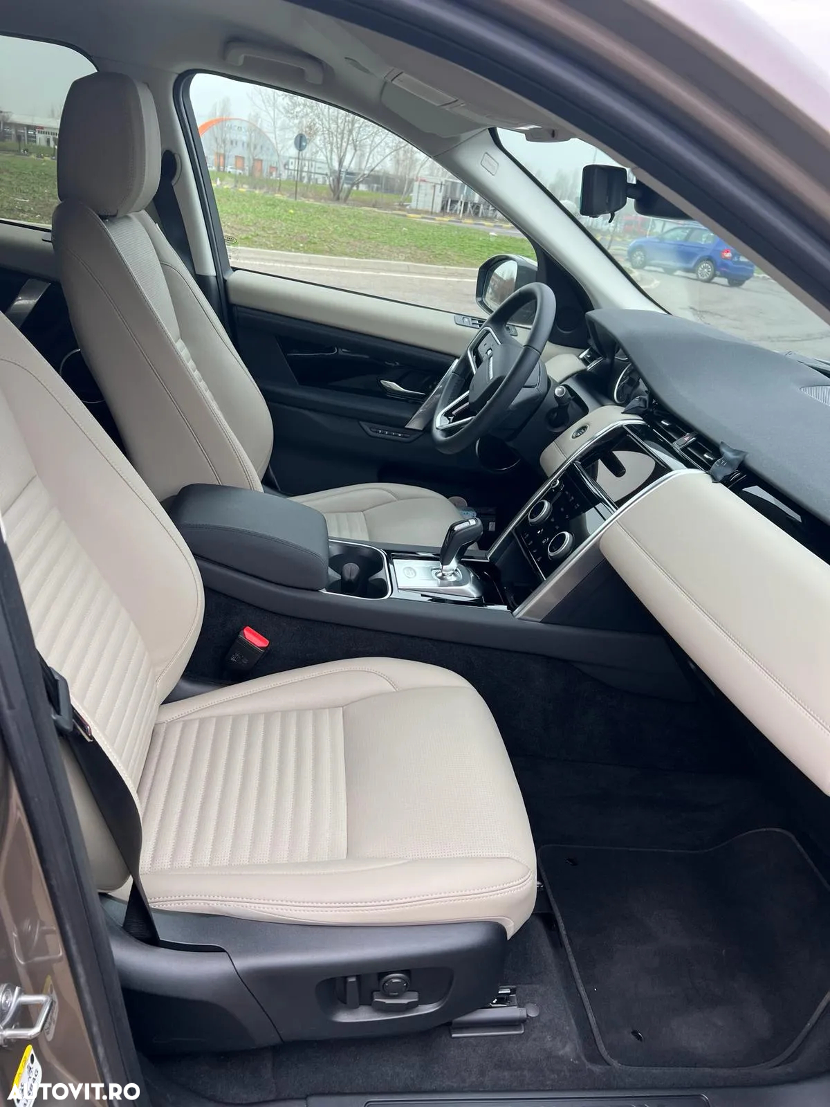Land Rover Discovery Sport 2.0 D200 MHEV SE - 3