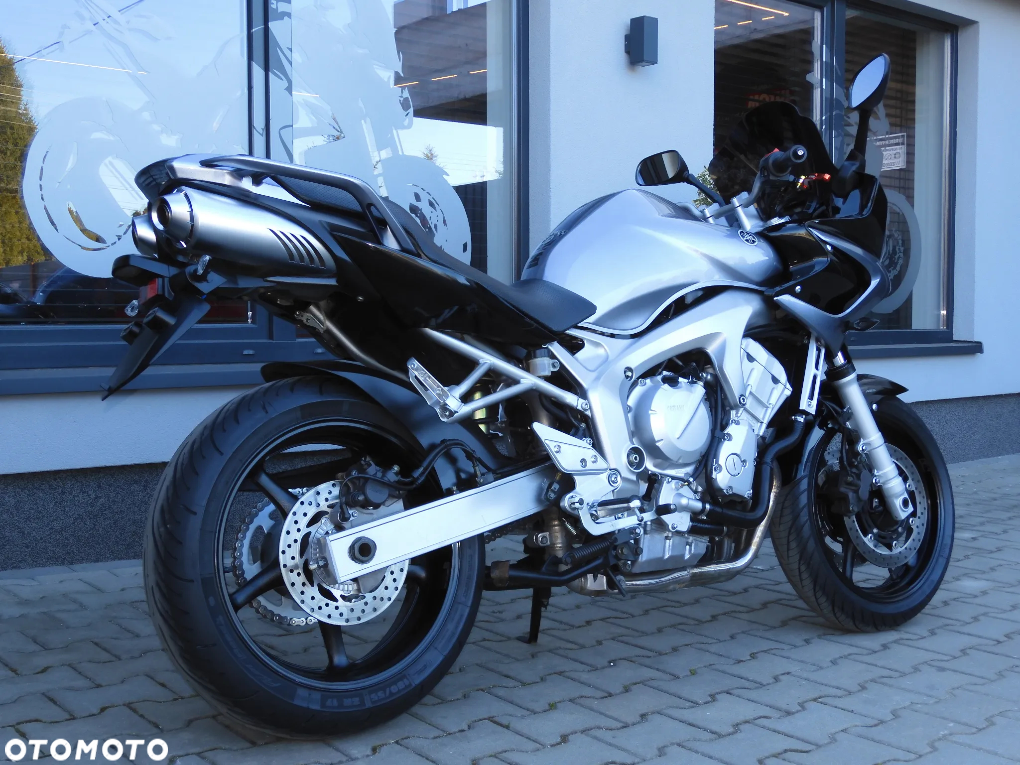 Yamaha FZ6 - 16