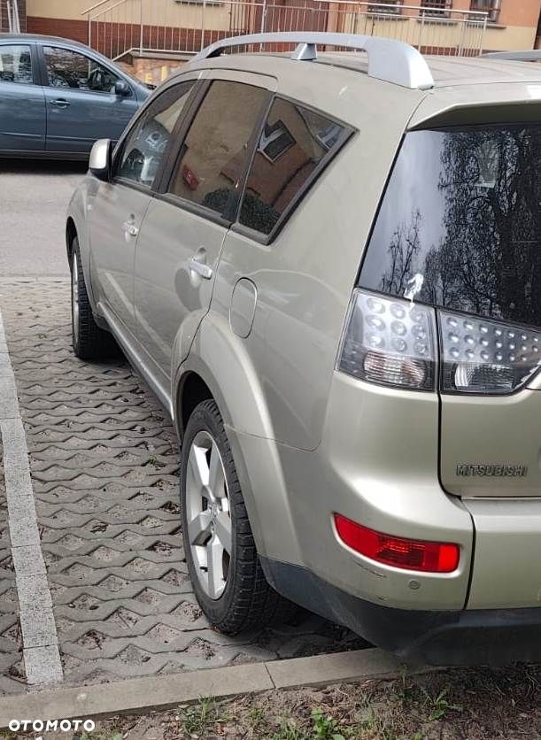 Mitsubishi Outlander 2.0 DID Intense - 1