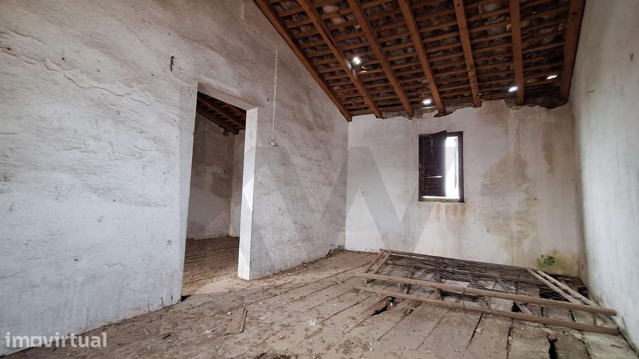 Ruína com Projeto Aprovado para Duas Moradias T2 Duplex - Grande imagem: 3/23