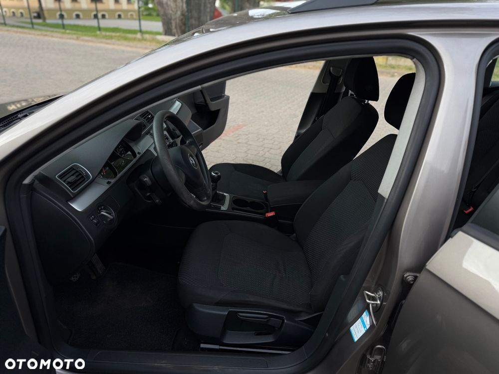 Volkswagen Passat 1.4 TSI BMT Comfortline - 9