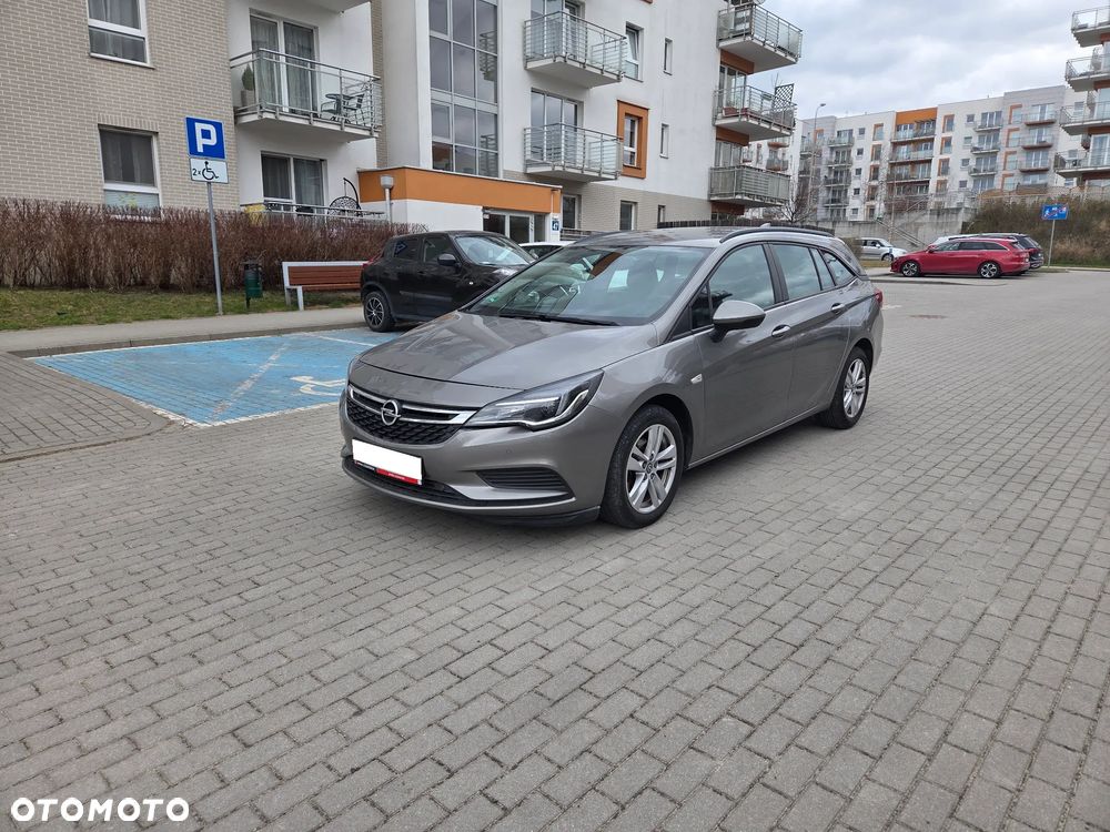 Opel Astra 1.6 CDTI Essentia S&S - 1