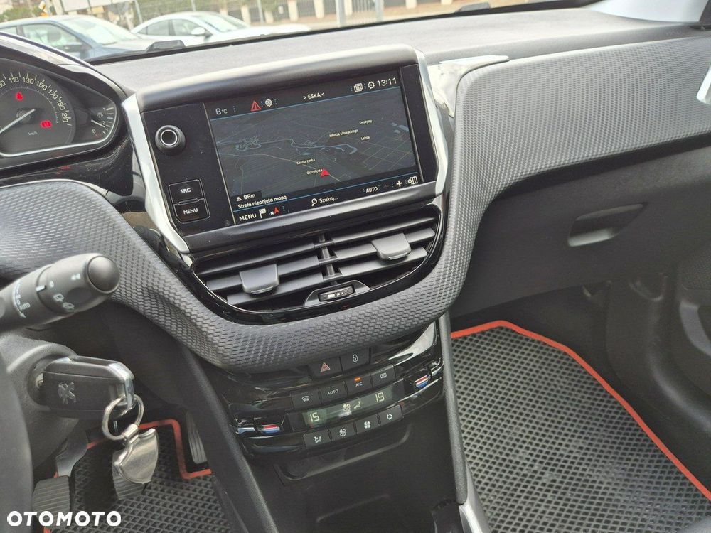 Peugeot 2008 1.5 BlueHDi Style - 19