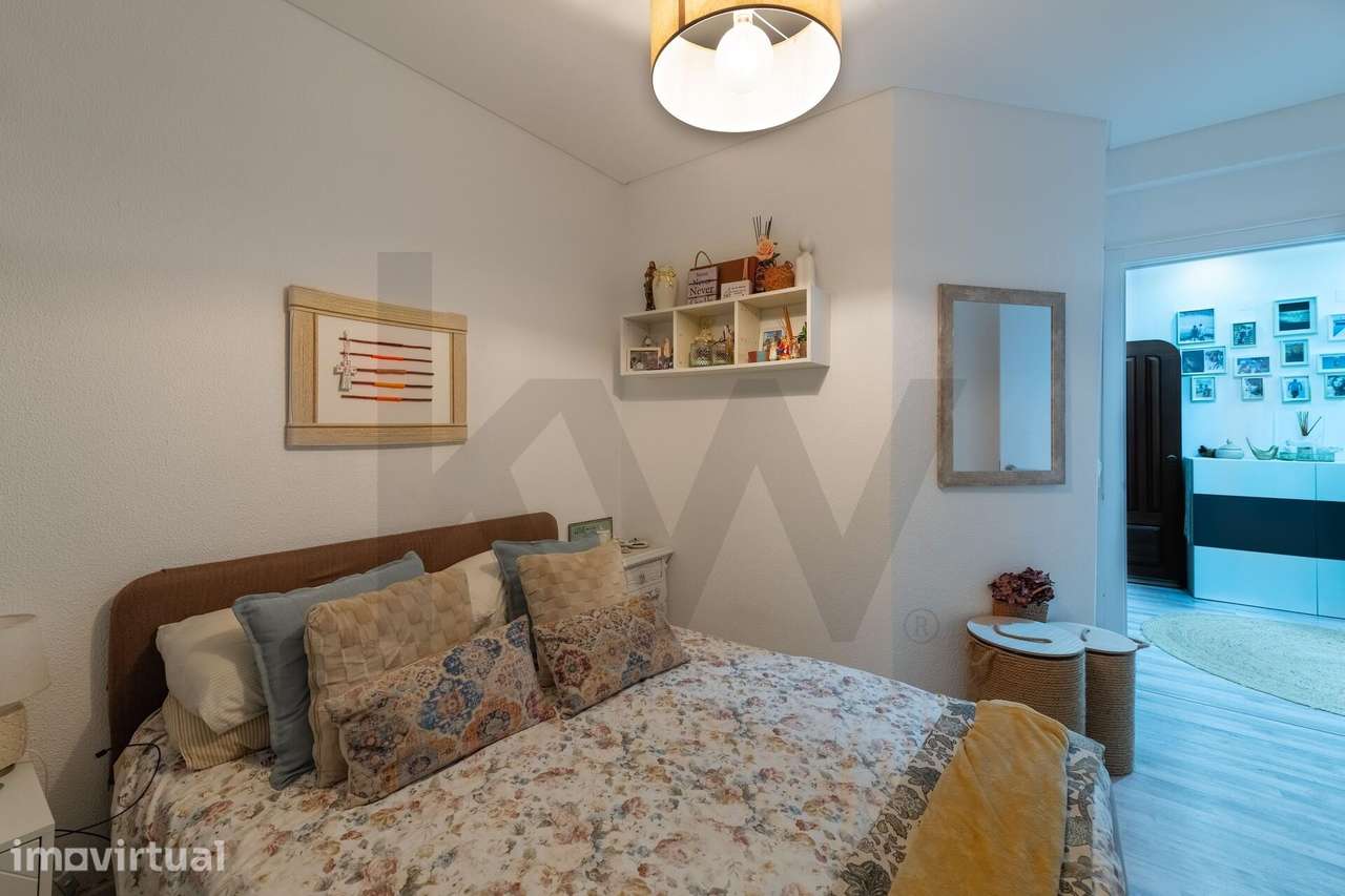 Apartamento T2 Remodelado com Terraço – O Seu Refúgio Junto ao Mar na - Grande imagem: 3/21