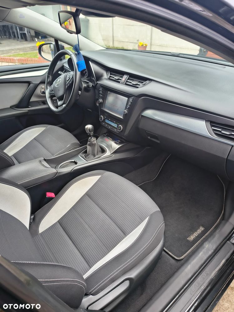 Toyota Avensis 2.0 D-4D Prestige - 15