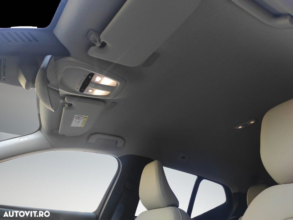 Volvo XC 40 B4 AT FWD MHEV Plus Dark - 18