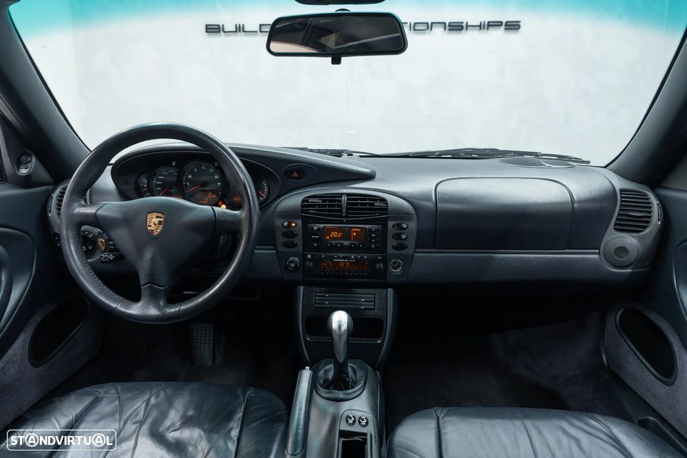 Porsche 911 (996) Carrera 4 Coupé - 18
