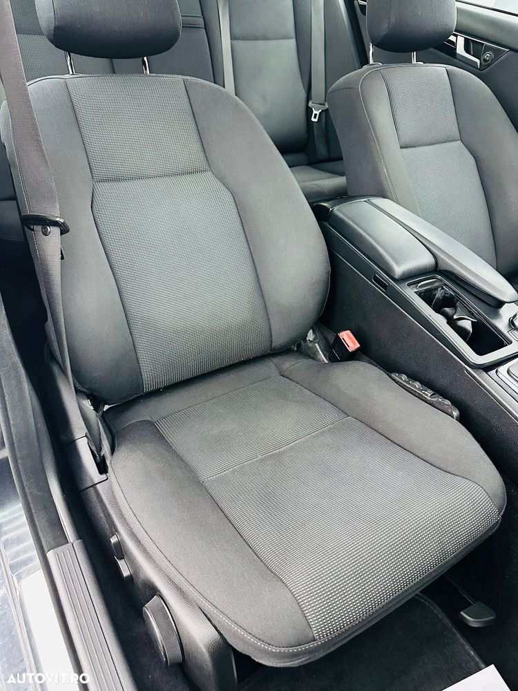 Mercedes-Benz C 220 CDI 7G-TRONIC Avantgarde Edition - 23