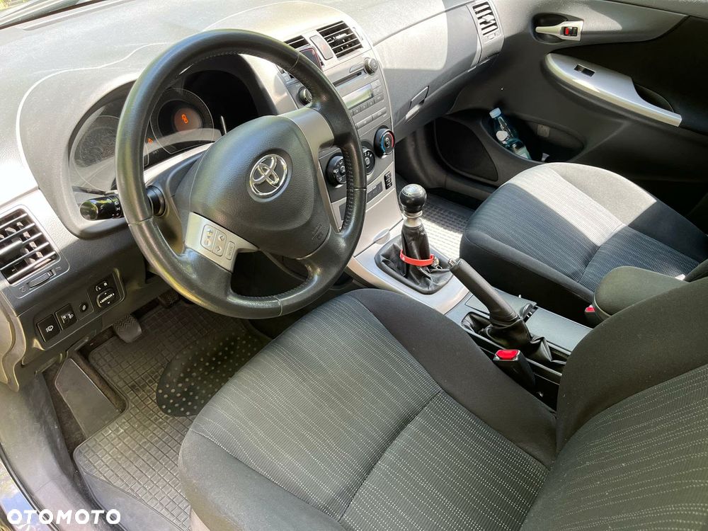 Toyota Corolla 1.6 Luna - 9