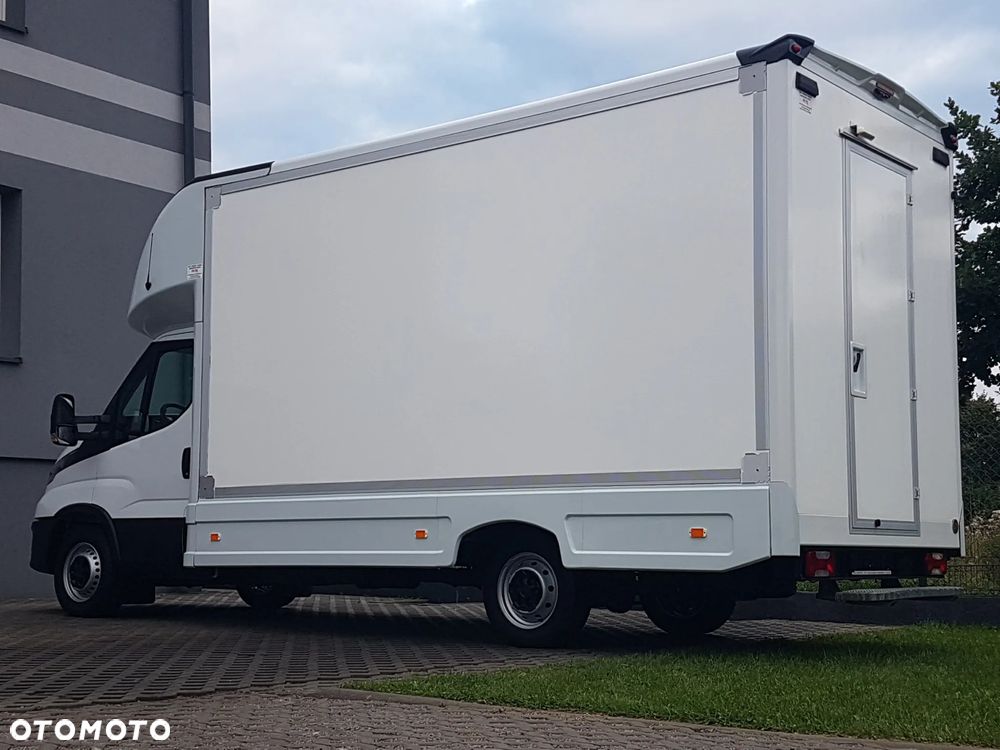 Iveco DAILY KONTENER NISKOPODŁOGOWY 4,43x2,23x2,42 SKLEP FOODTRUCK BAR KLIMA KONIOWÓZ KAMPER - 28