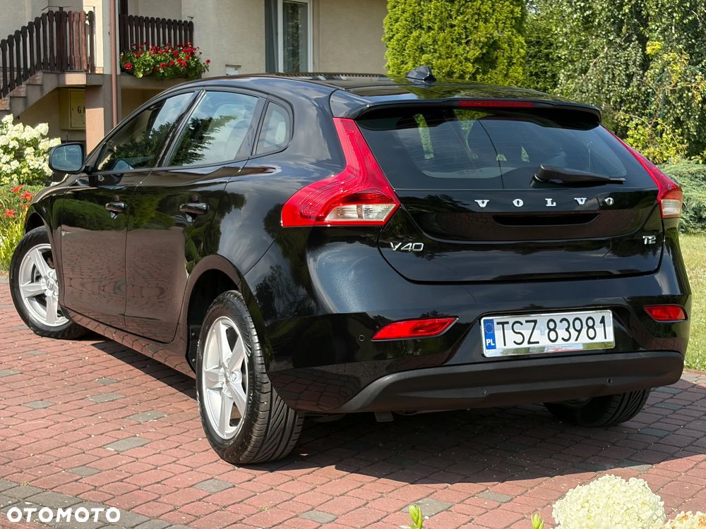 Volvo V40 T2 Momentum - 14