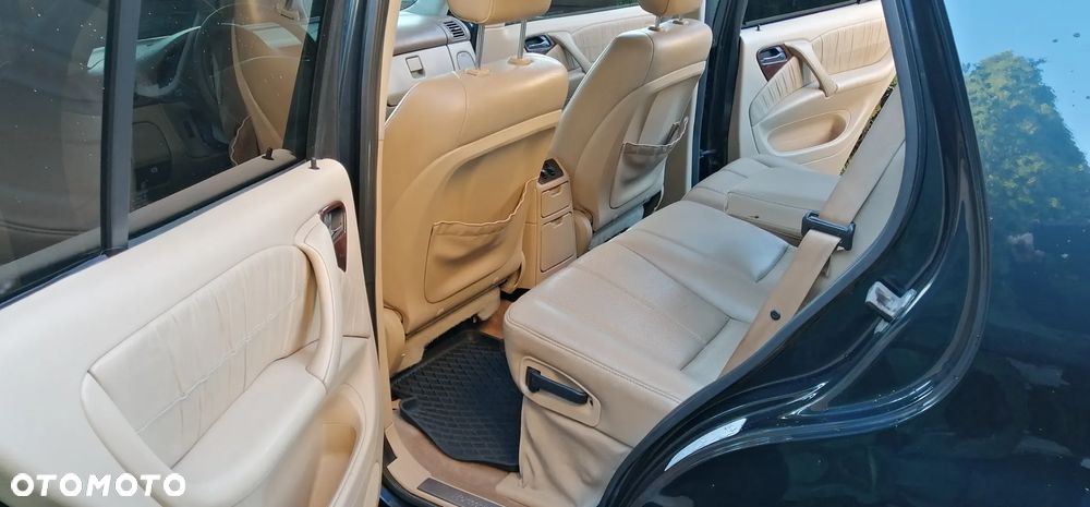 Mercedes-Benz ML - 9