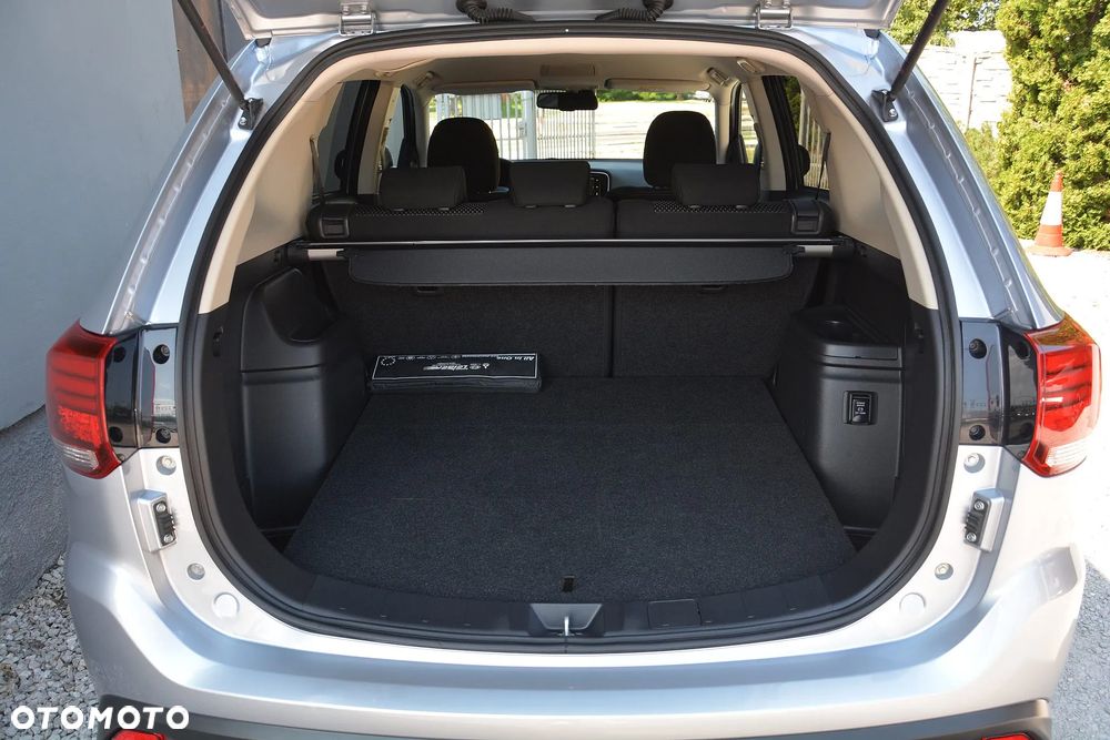 Mitsubishi Outlander - 12