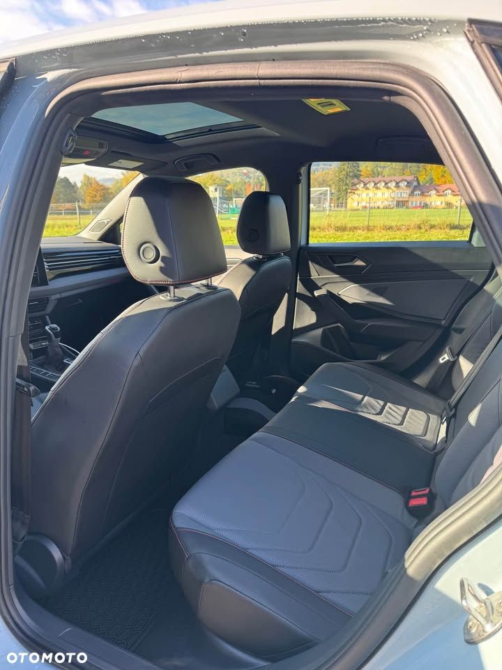 Volkswagen Jetta - 16