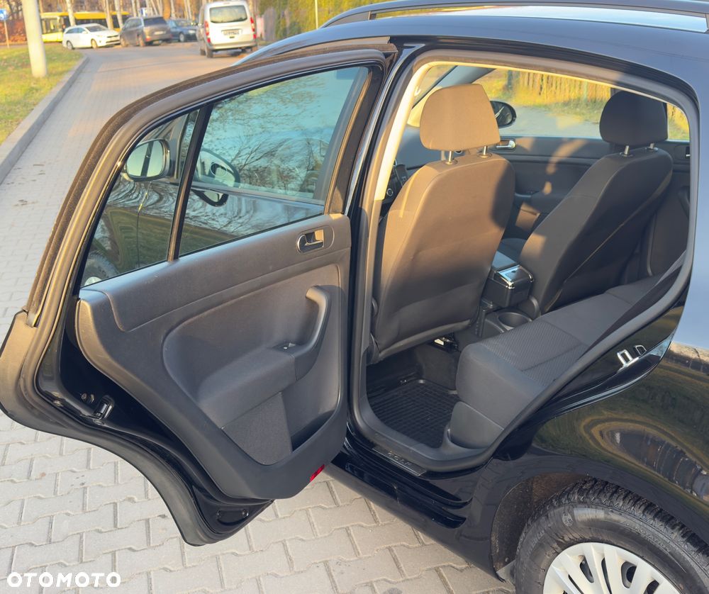 Volkswagen Golf Plus 1.6 TDI DPF BlueMotion Technology Trendline - 11