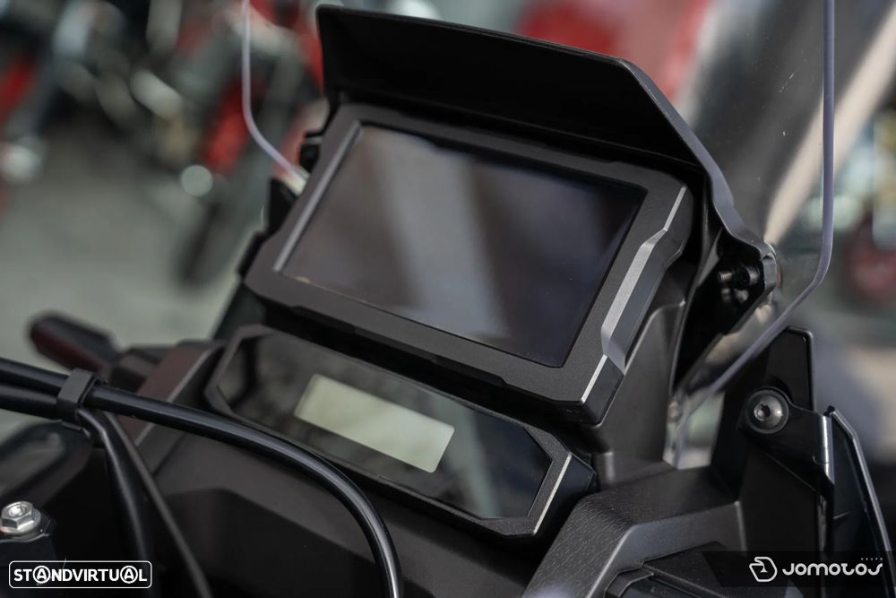 Honda Africa Twin 1100 - 4