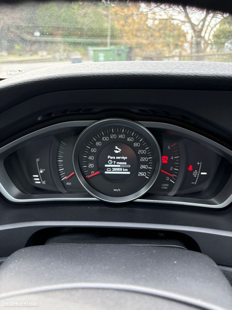 Volvo V40 2.0 D2 R-Design Momentum - 15