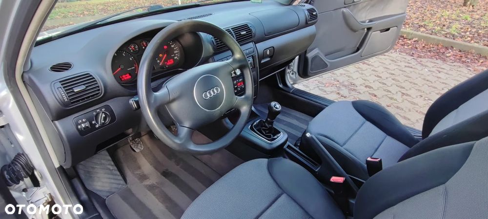 Audi A3 3-drzwiowe 1.6 Ambiente - 14