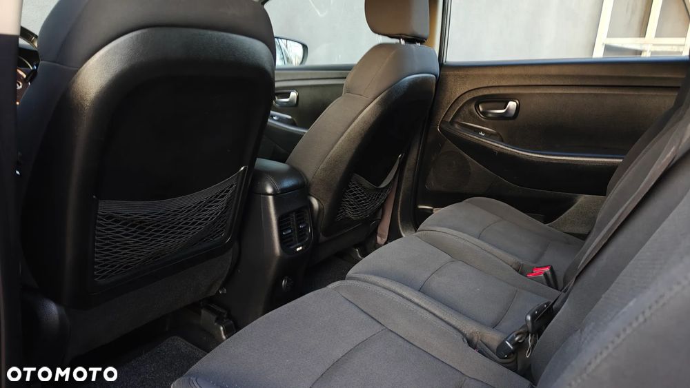 Kia Carens 1.6 GDI ISG Vision - 26