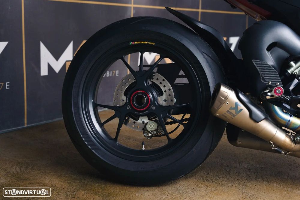 Ducati Streetfighter - 12