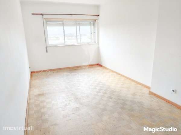 T1  Monte Caparica com parqueamento - Grande imagem: 4/28