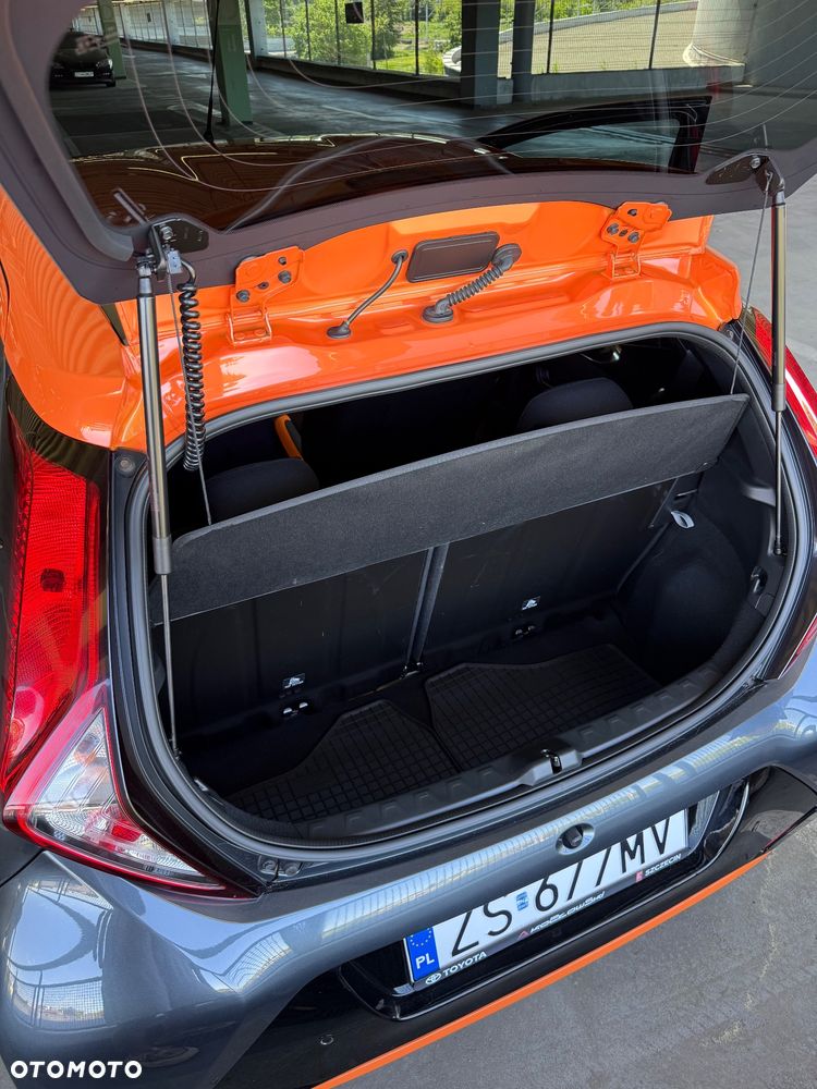Toyota Aygo x.shift x-play connect - 14