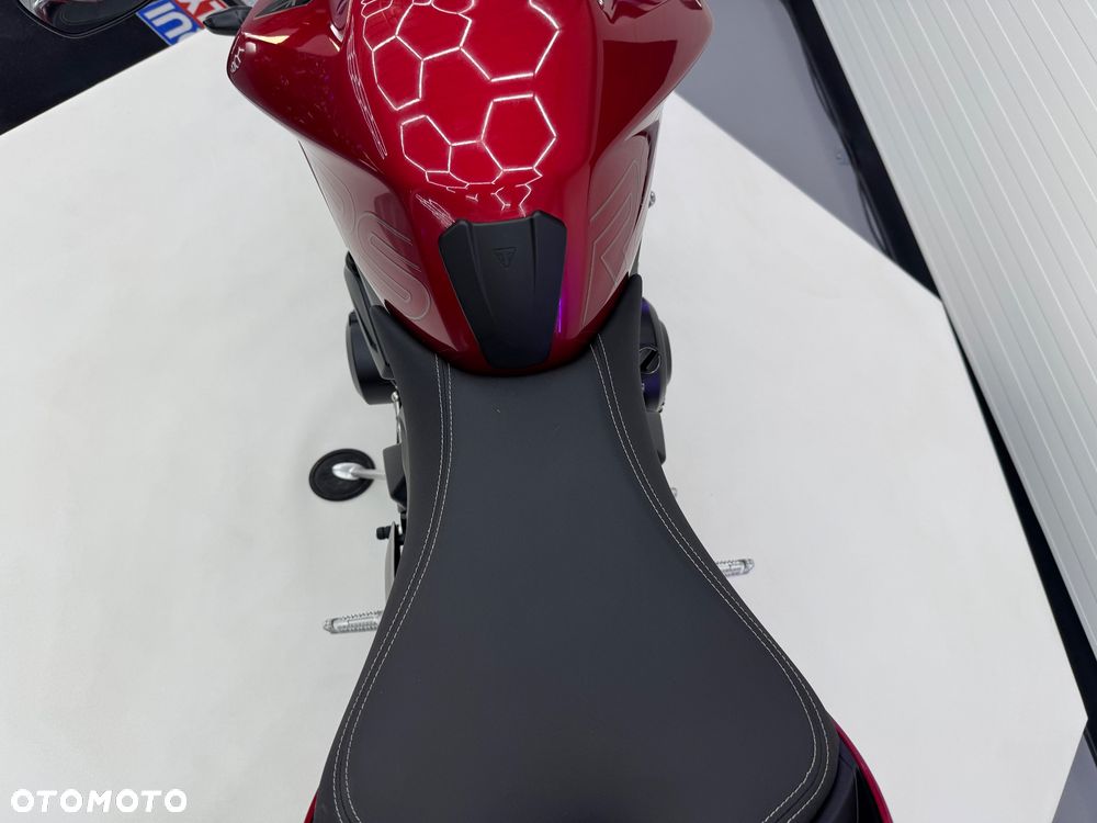 Triumph Street Triple - 36