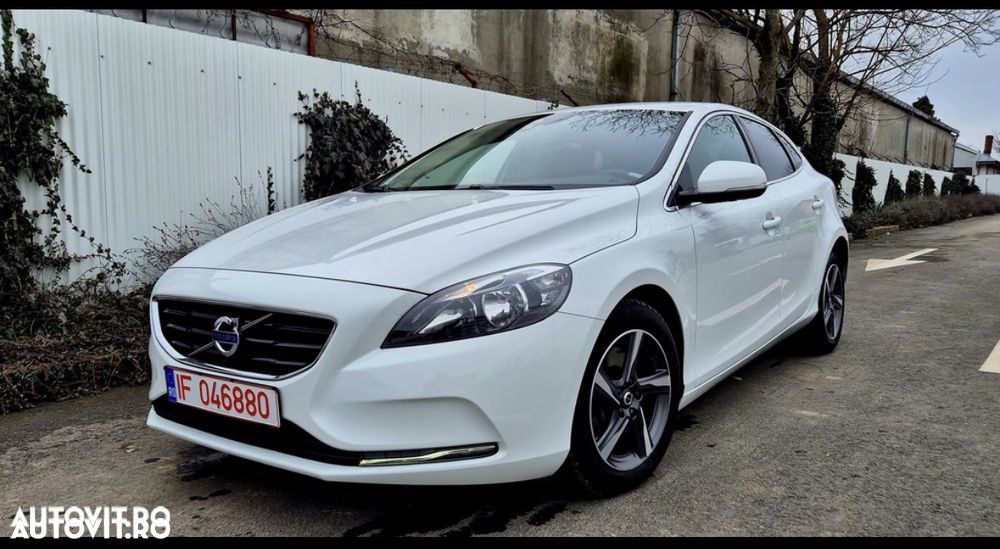 Volvo V40 D4 Momentum - 8
