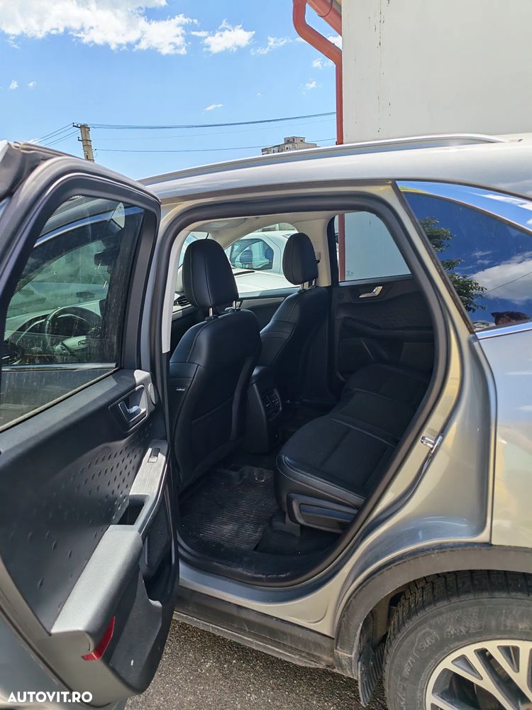 Ford Kuga - 4