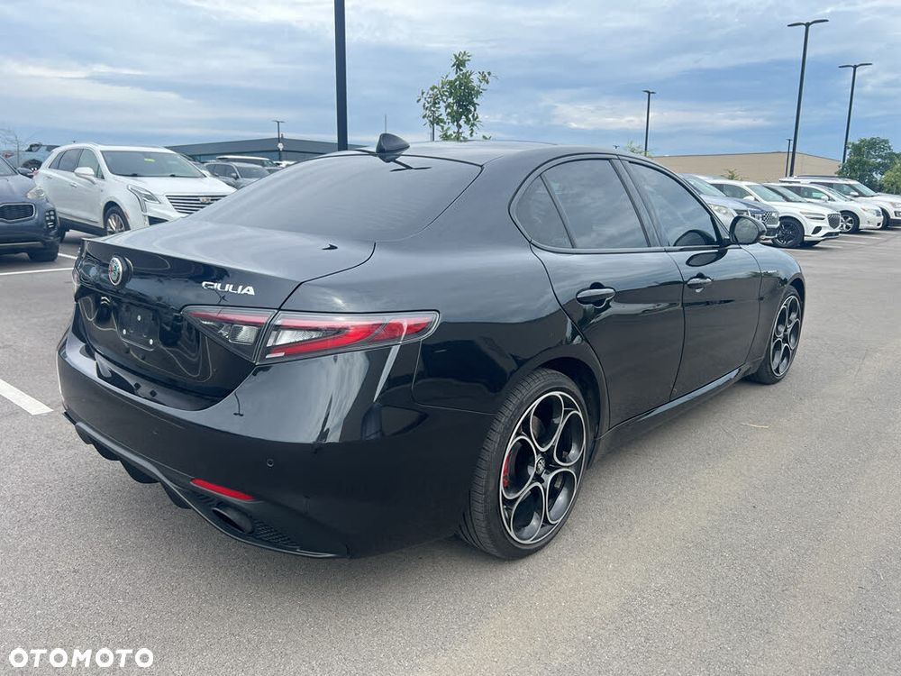 Alfa Romeo Giulia 2.0 Turbo 16V AT8-Q4 Veloce - 6