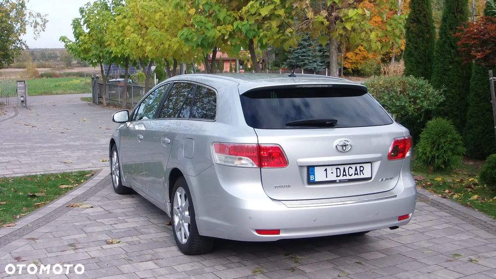 Toyota Avensis - 4