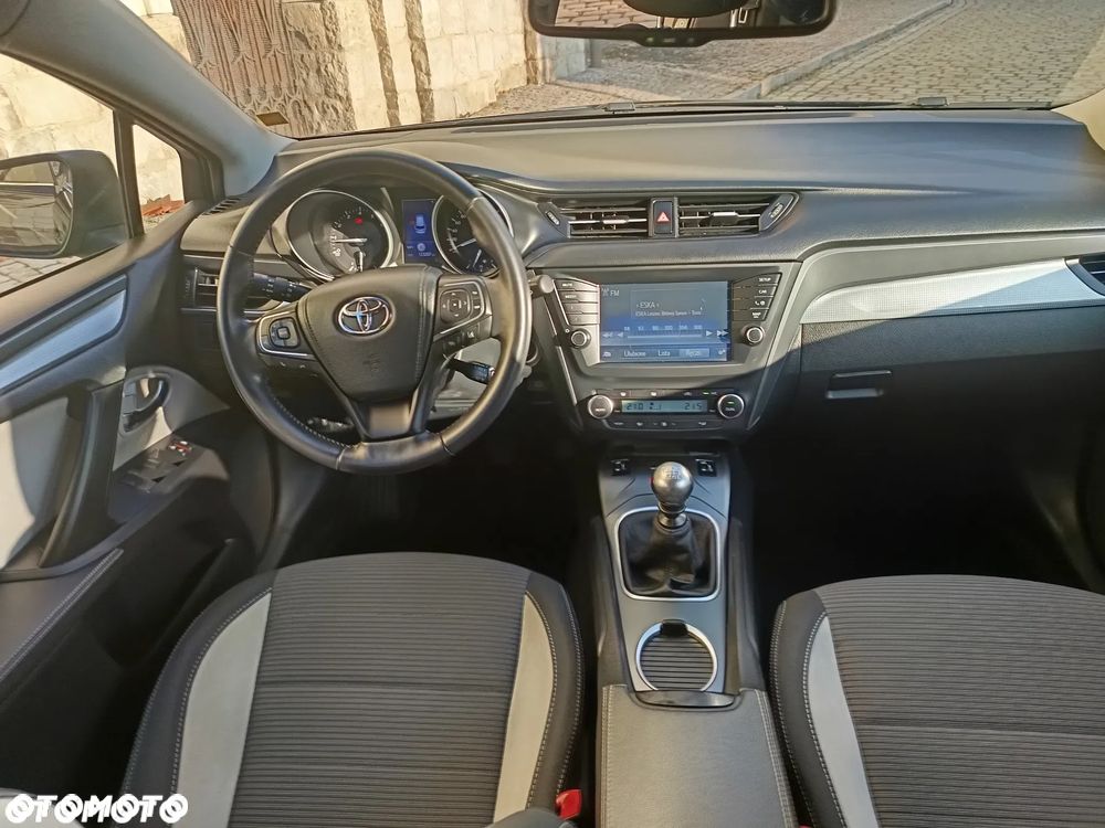 Toyota Avensis 1.8 Premium - 7