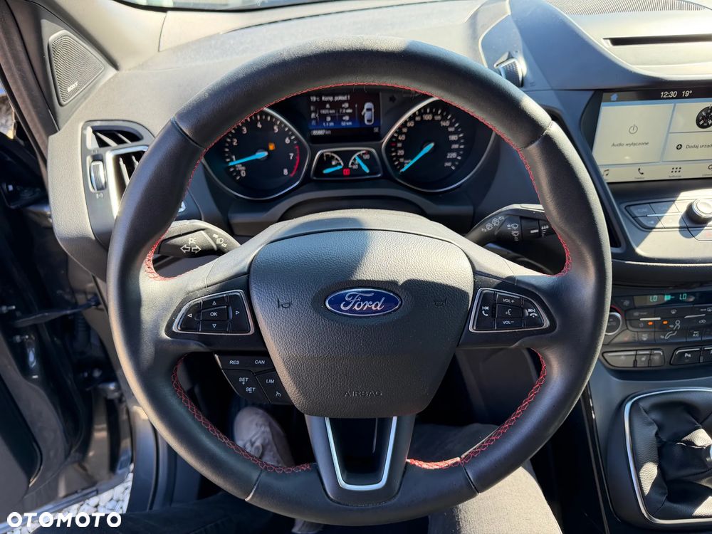 Ford Kuga 1.5 EcoBoost 2x4 ST-Line - 17