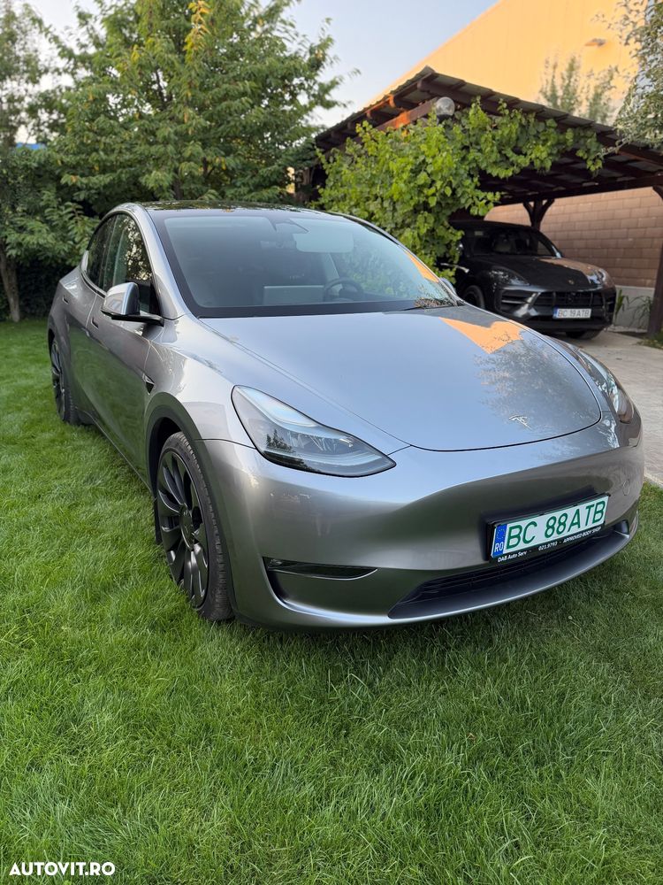Tesla Model Y Performance Dual Motor AWD - 1