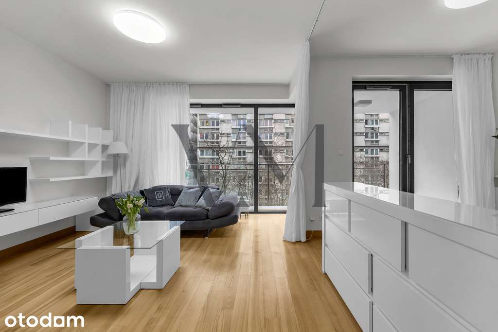 Grzybowska 4, Studio