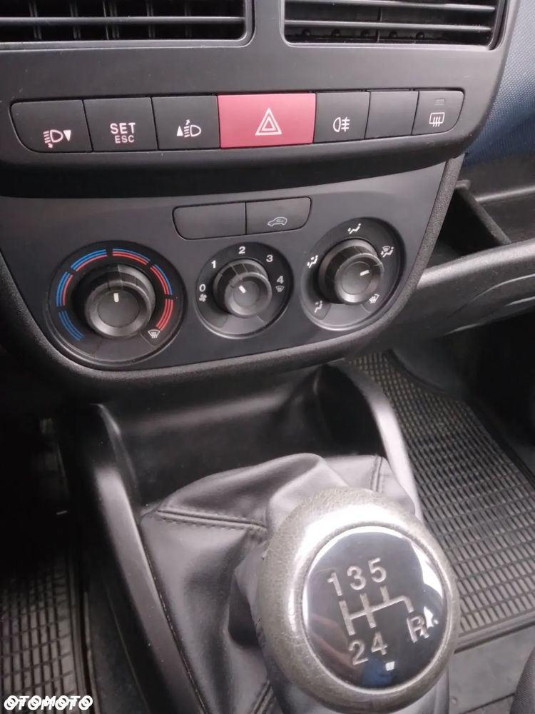 Fiat Doblo 1.4 16V Active - 13