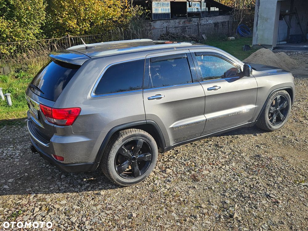Jeep Grand Cherokee 5.7 V8 HEMI Overland Summit - 2