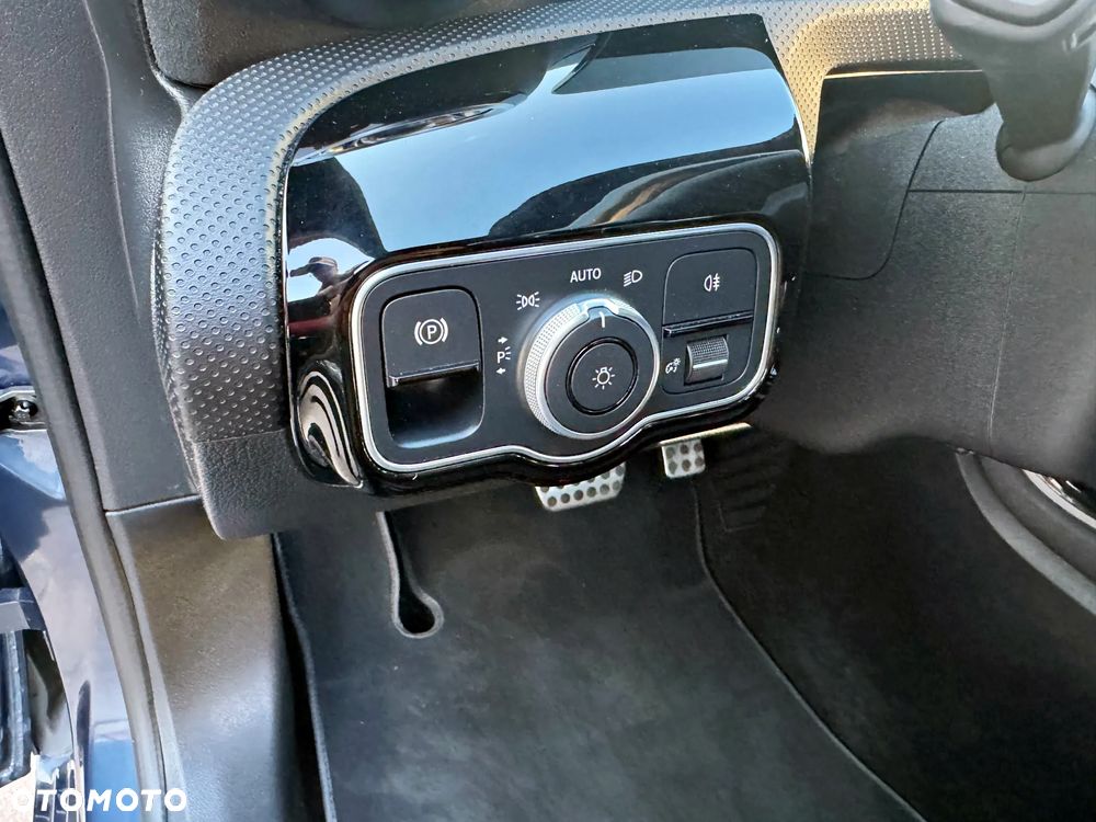 Mercedes-Benz Klasa A 180 7G-DCT AMG Line - 16