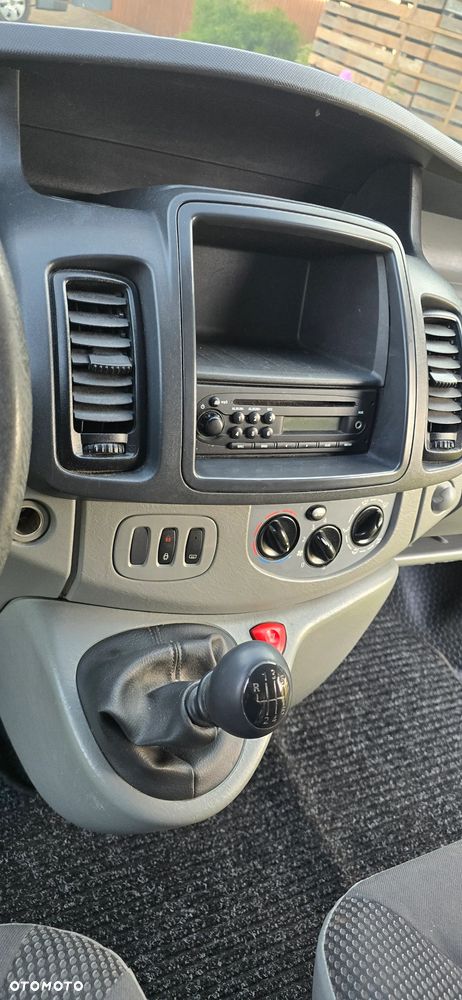 Opel Vivaro - 11