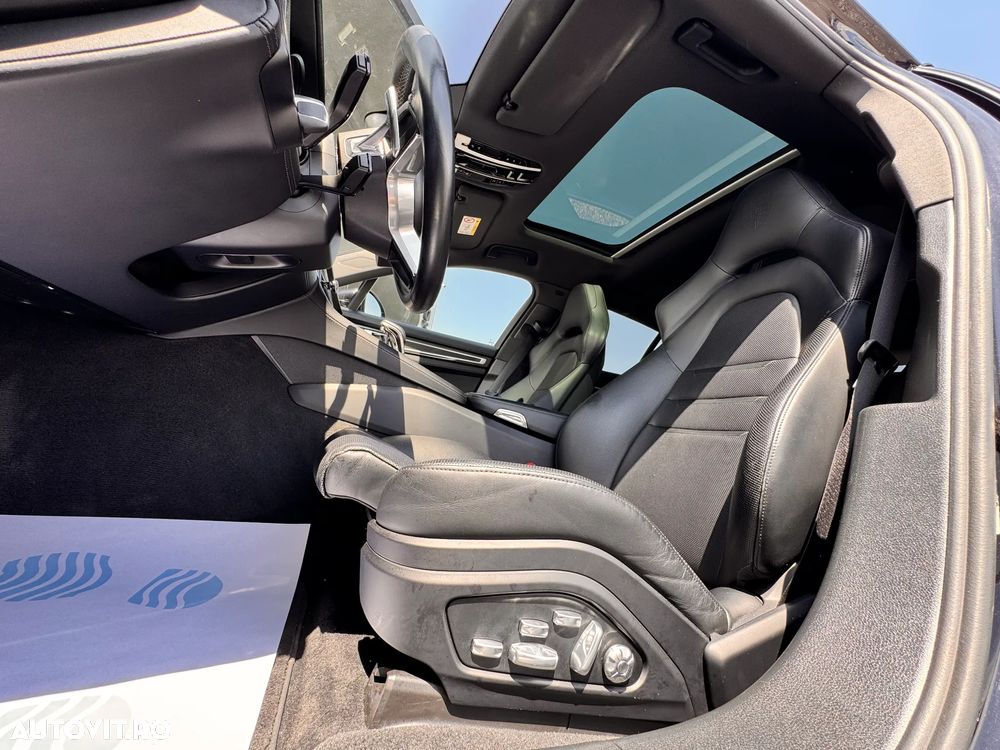 Porsche Panamera 4S Sport Turismo - 15