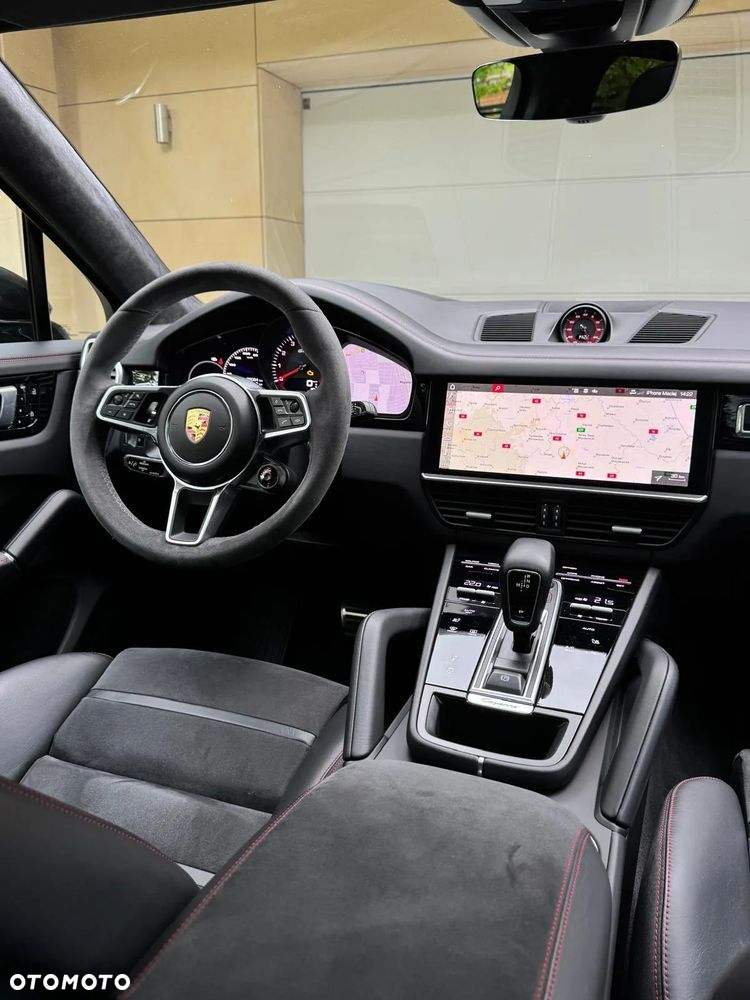 Porsche Cayenne Coupe GTS - 9