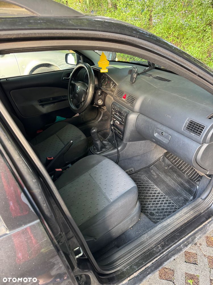 Skoda Octavia 1.8T Elegance - 5