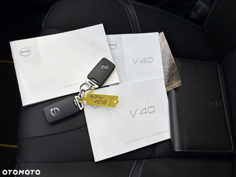 Volvo V40 D4 Geartronic Momentum - 37