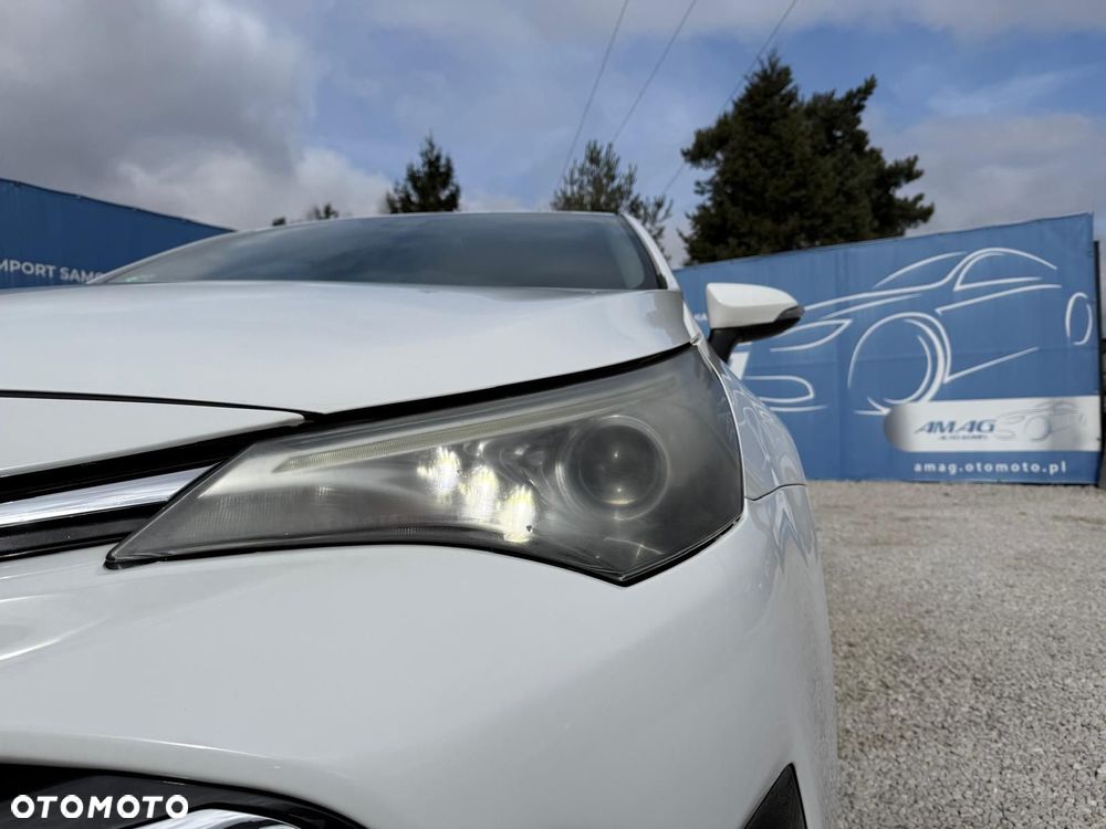 Toyota Avensis 1.6 D-4D Active - 10